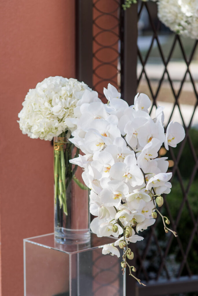 lush white wedding florals lush white wedding florals on Socialite Event Planning Orlando